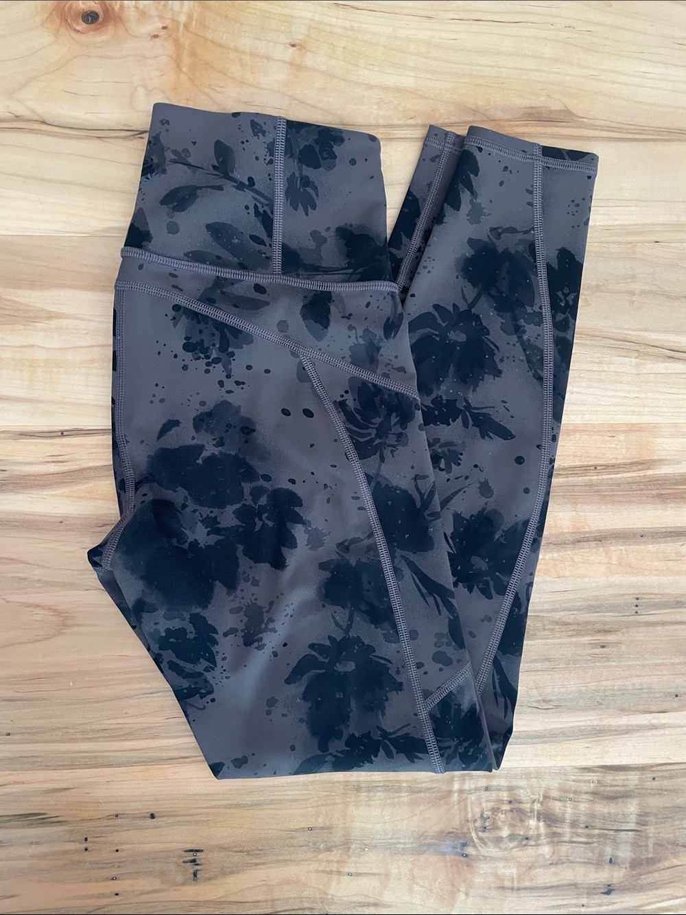 Athleta Charcoal and Black Reflective Patterned Tights